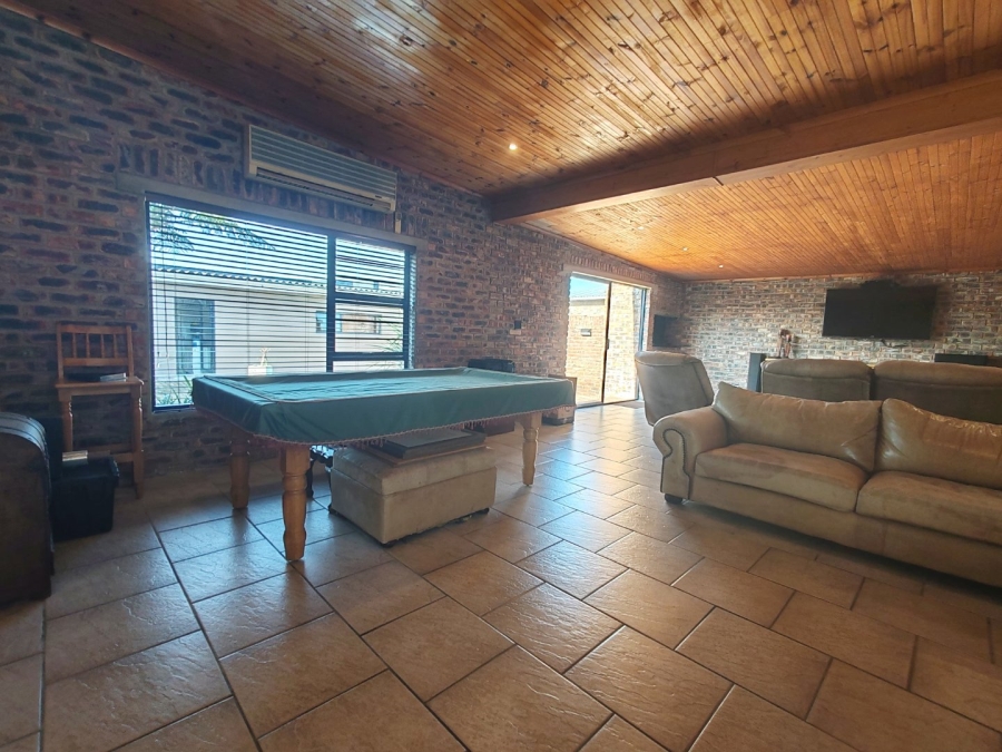 4 Bedroom Property for Sale in Newton Park Eastern Cape